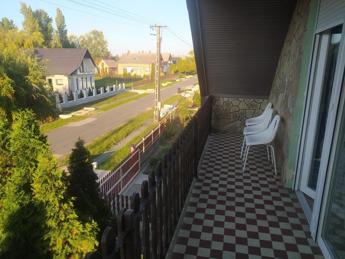 Etus Vendeghaz Villa Balatonfenyves Exterior photo